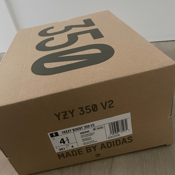 Authentic yeezy - Picture 8 of 9